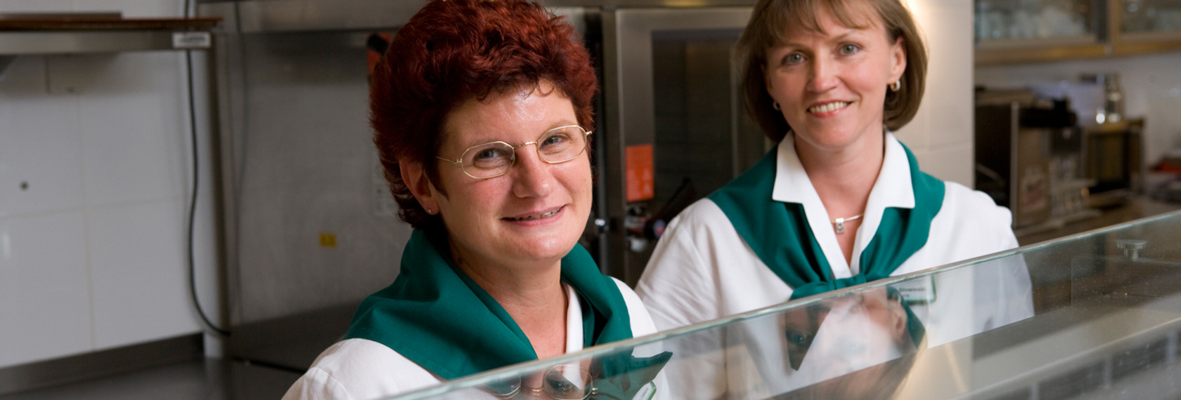 Die Mitarbeiter der Cafeteria sorgen für das leibliche Wohl der Patienten und Besucher.