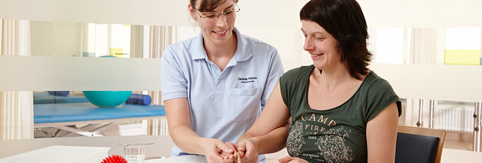 Patienten bei der Ergotherapie in der Neurologie